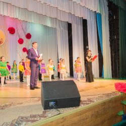 Праздничный концерт «Единственной маме на свете», посвященный Дню матери.