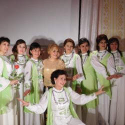 Моңға ғашиҡ гүзәл заттар өсөн