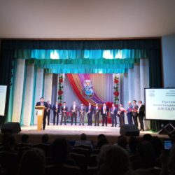 Праздничный концерт, посвященный Международному женскому Дню 8 марта.