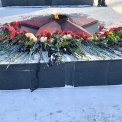 Цҽрҽмония возложҽния цвҽтов