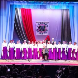 40-летний юбилейный концерт “С песней по жизни”.