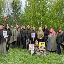 "Светлой памяти павших в борьбе против фашизма"